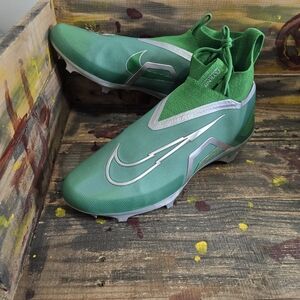 Men Nike athletic Football cleats size 15‎ new